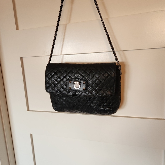 Marc Jacobs black leather with silver tone hardware hanging purse - Picture 4 of 13